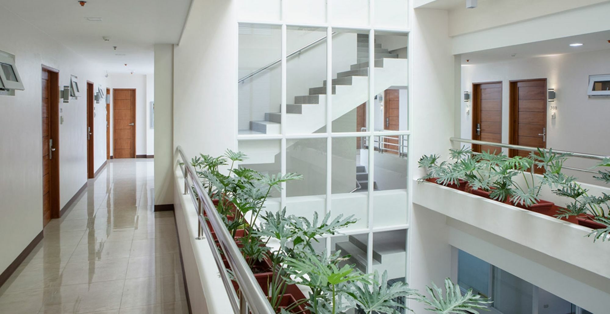 Hotel Merlo Макати Экстерьер фото