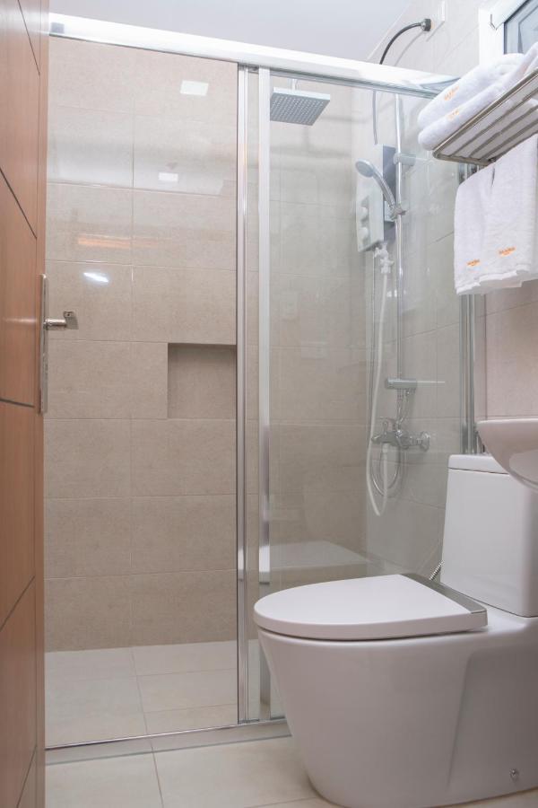 Hotel Merlo Макати Экстерьер фото